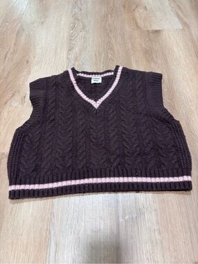 Sunday Best Brown Cable-Knit V-Neck Sweater Vest with Pink Trim S